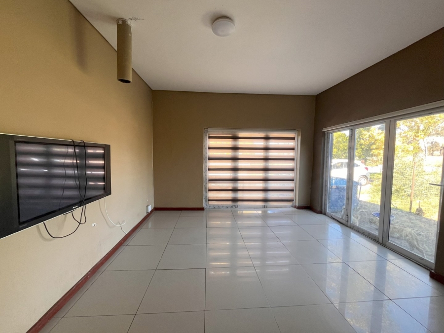 5 Bedroom Property for Sale in Levins Estate Free State